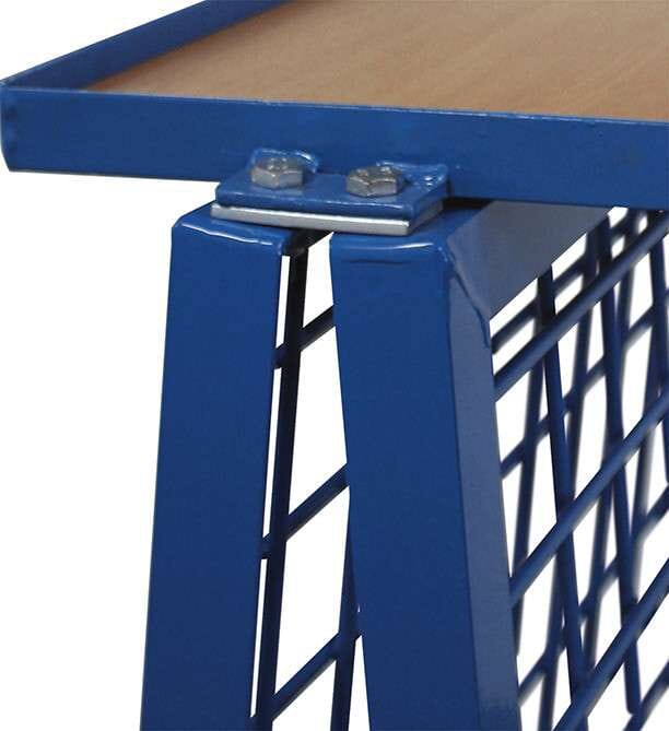 Chariot porte-outils avec plateau