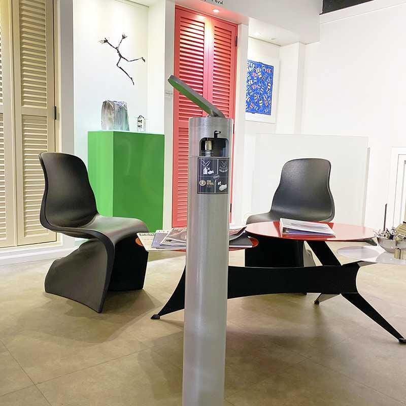 Distributeur de gel hydroalcoolique, commande au coude, fabrication française