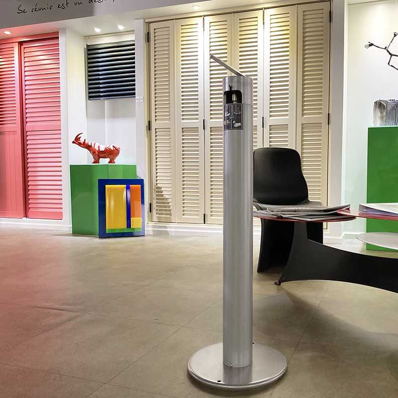 Distributeur de gel hydroalcoolique, commande au coude, fabrication française