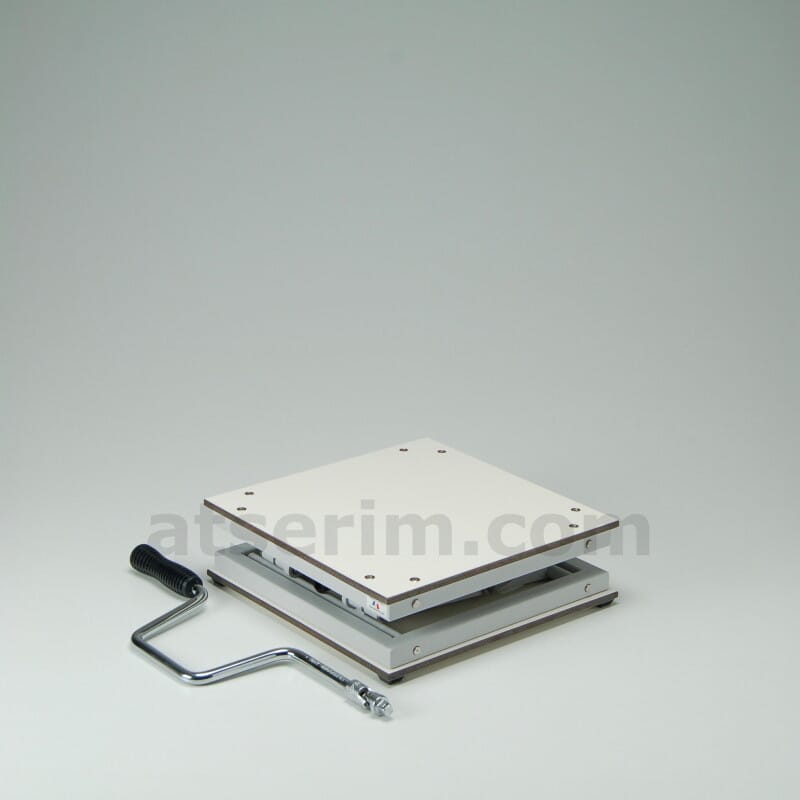 image cover TABLE ELEVATRICE 303